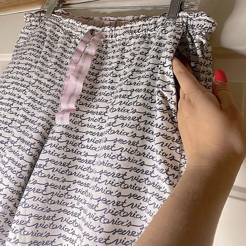 VICTORIA’S Secret All-Over Logo Pajama Set - Picture 11 of 15